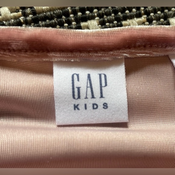 Gap pink velvet long sleeve crop top - Picture 2 of 5